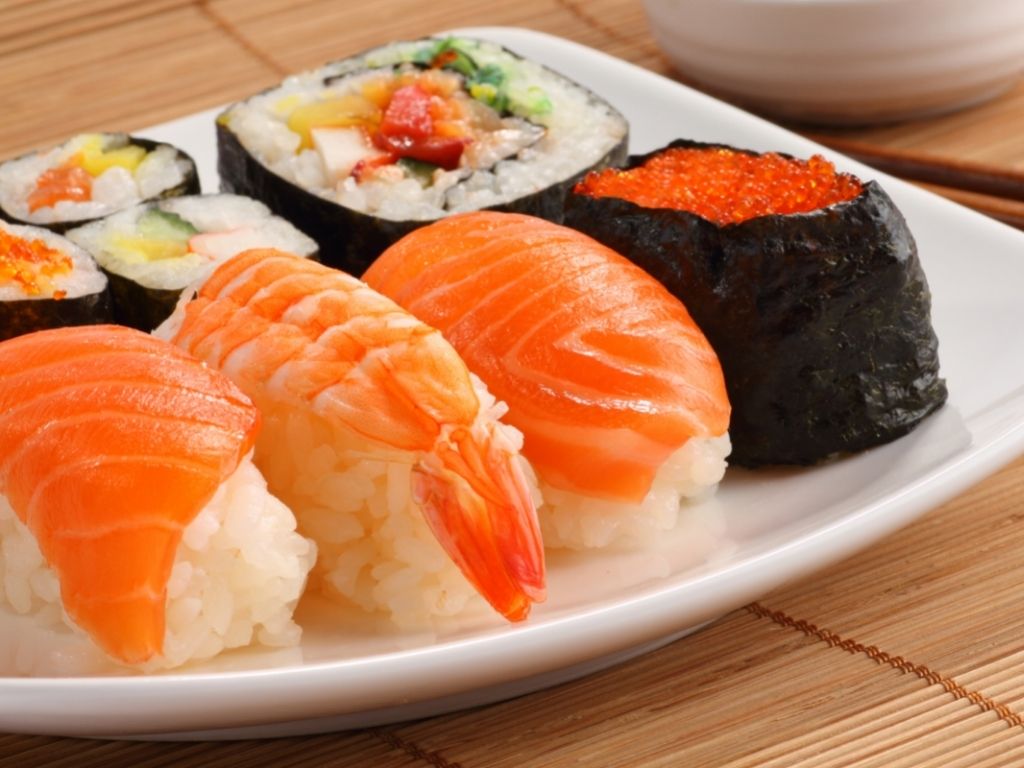 Salmon (Sake) nigiri sushi